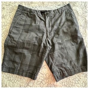 GNW Men’s Plaid Shorts. Size 32.
